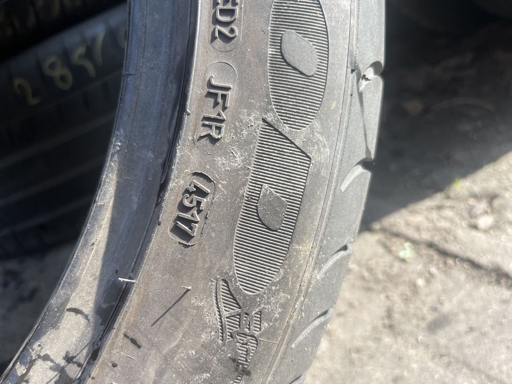 275/40/19 Goodyear Efficient Grip Run Flat 5,5mm 2017r 1szt
