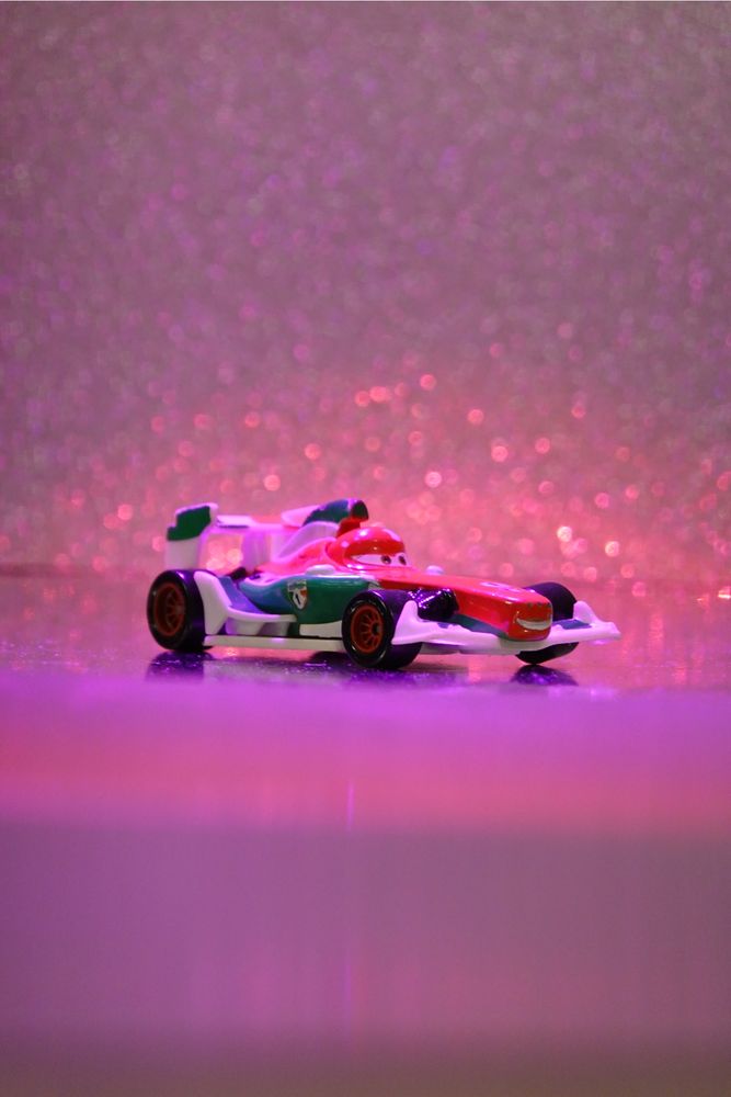 Figurka autko auta cars Francesco Bernoulli Formula 1 zygzak