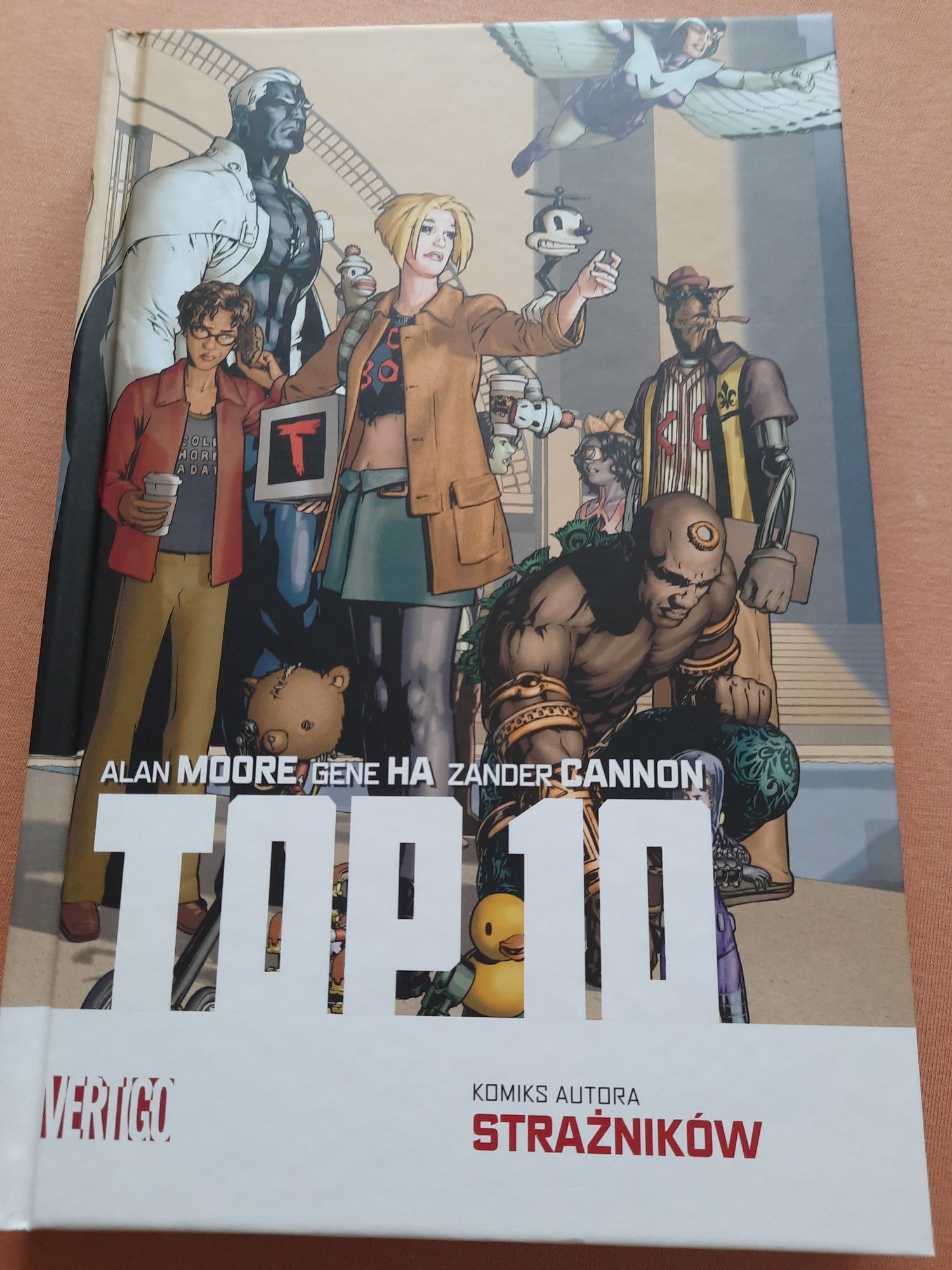 Nowy komiks "Top 10"  Moore'a i Gene Ha(strażnicy )Egmont Vertigo