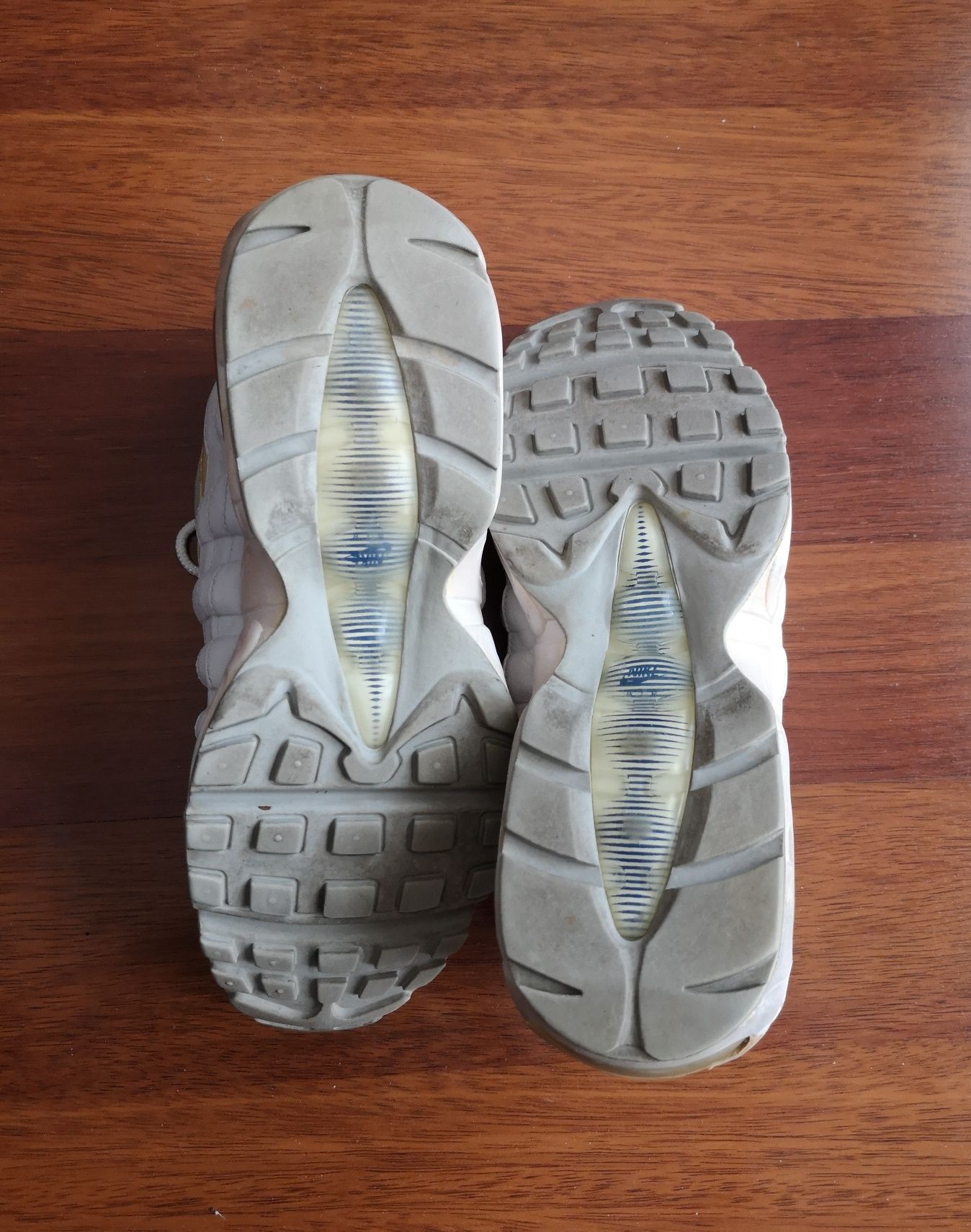 Nike Air Max 95 rozmiar 41 z 2011 roku.