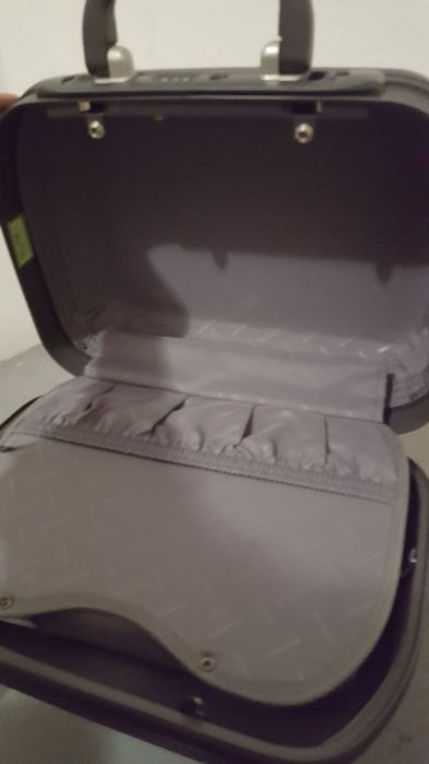 Mala Nécessaire de Viagem material rígido NOVA
