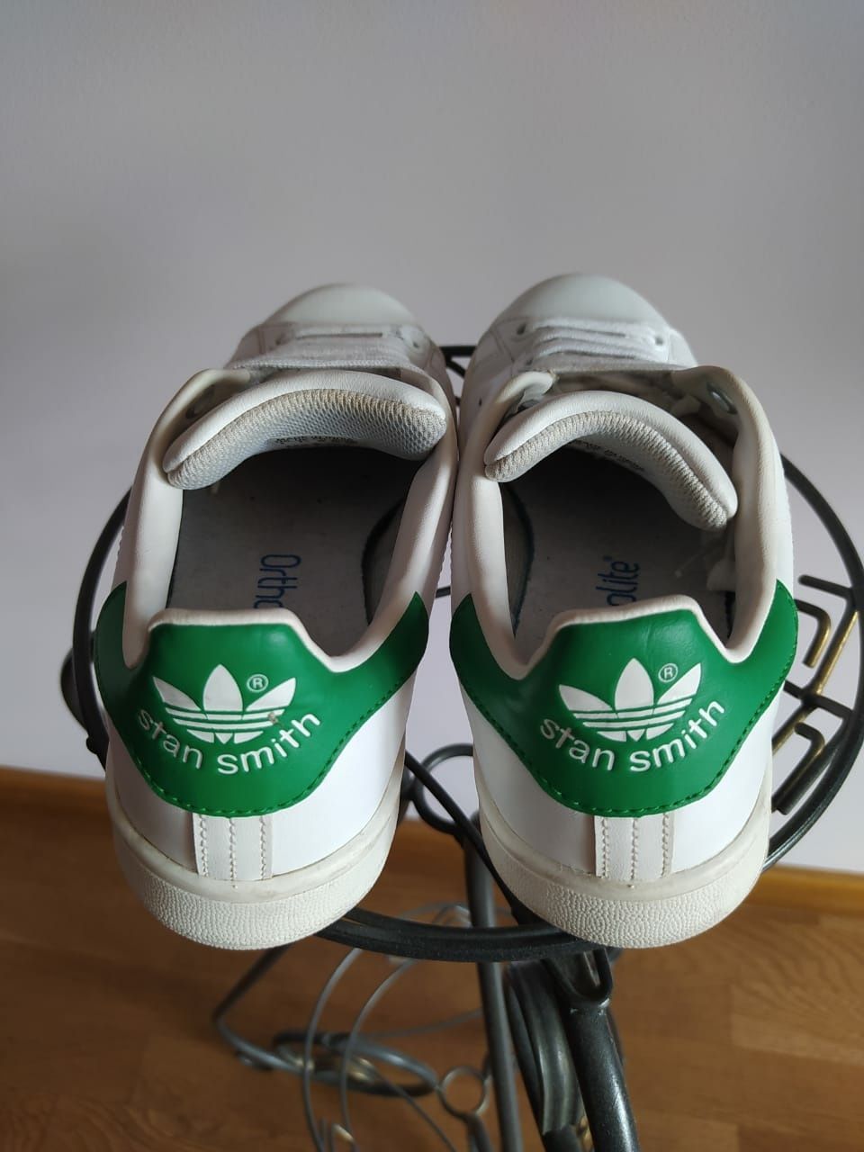 Продам підліткові кросівки Adidas Stan Smith р.35