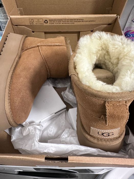 Продаю зимові UGG