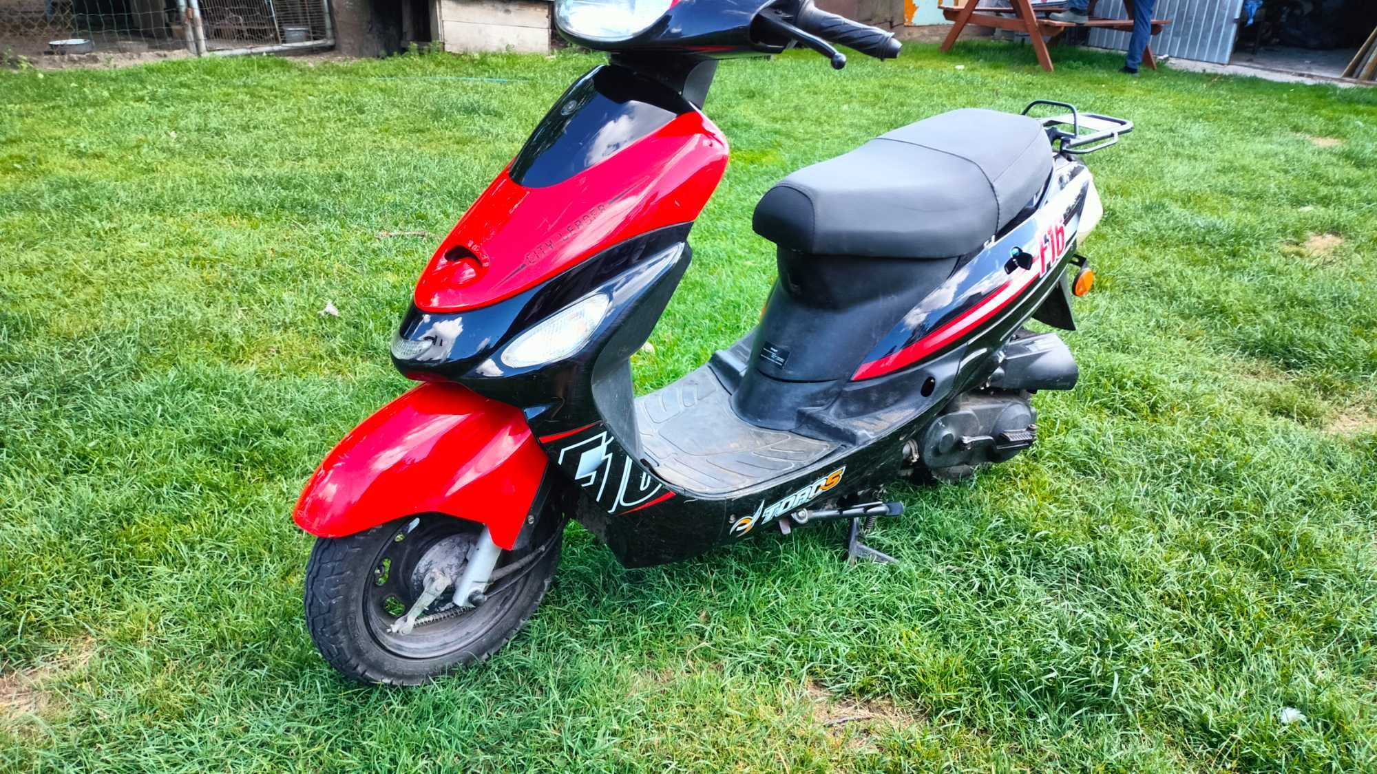 Skuter  50  motocykl