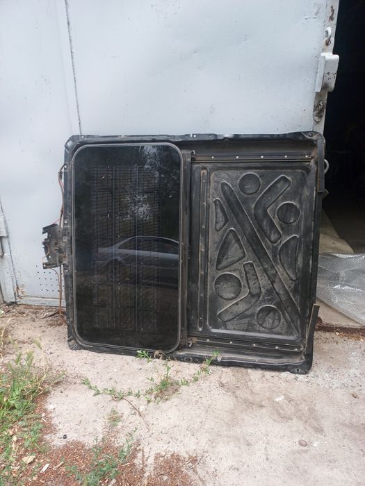 Люк с солнечной батареей Ауди а8 д2 с моторчиком