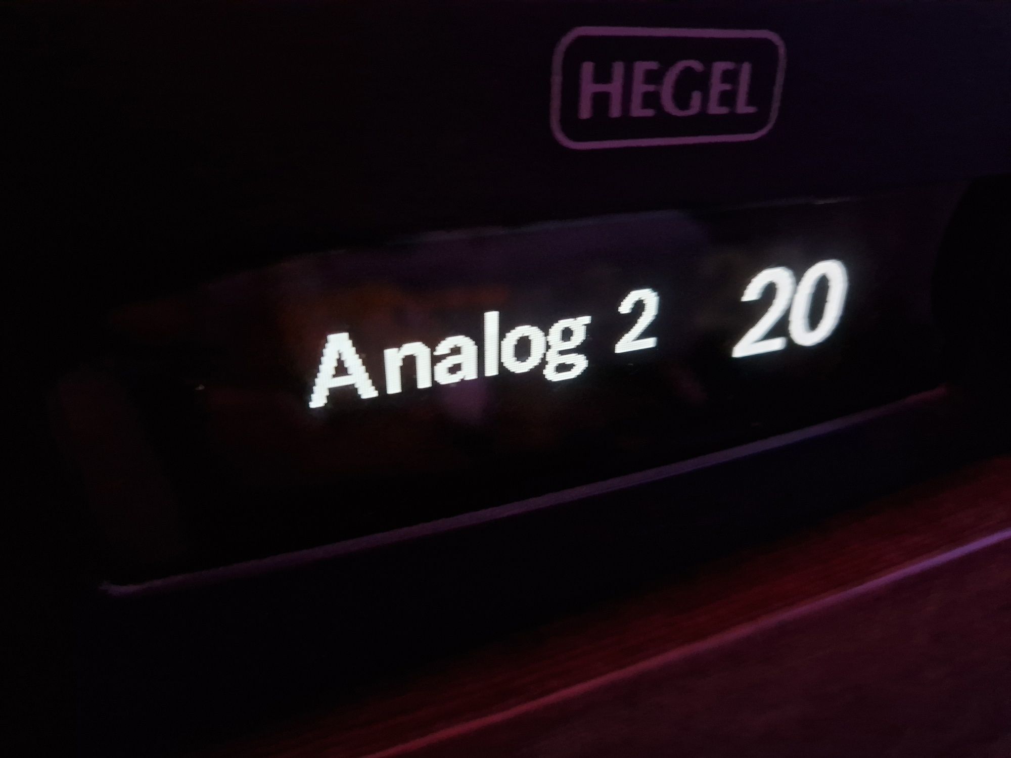 hegel h90 -bardzo dobry wzmacniacz