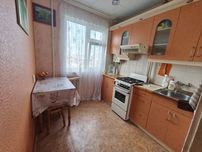 Продаю 4-кімнатну квартиру на Піонерській