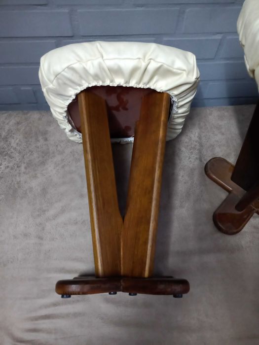 Табуретка стульчик 2 штуки с мягким сидением и дополнительным чехлом