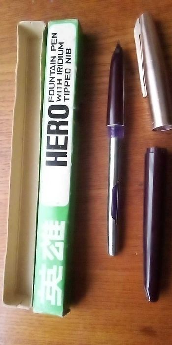 Продам перьевую китайскую ручку Hero 221