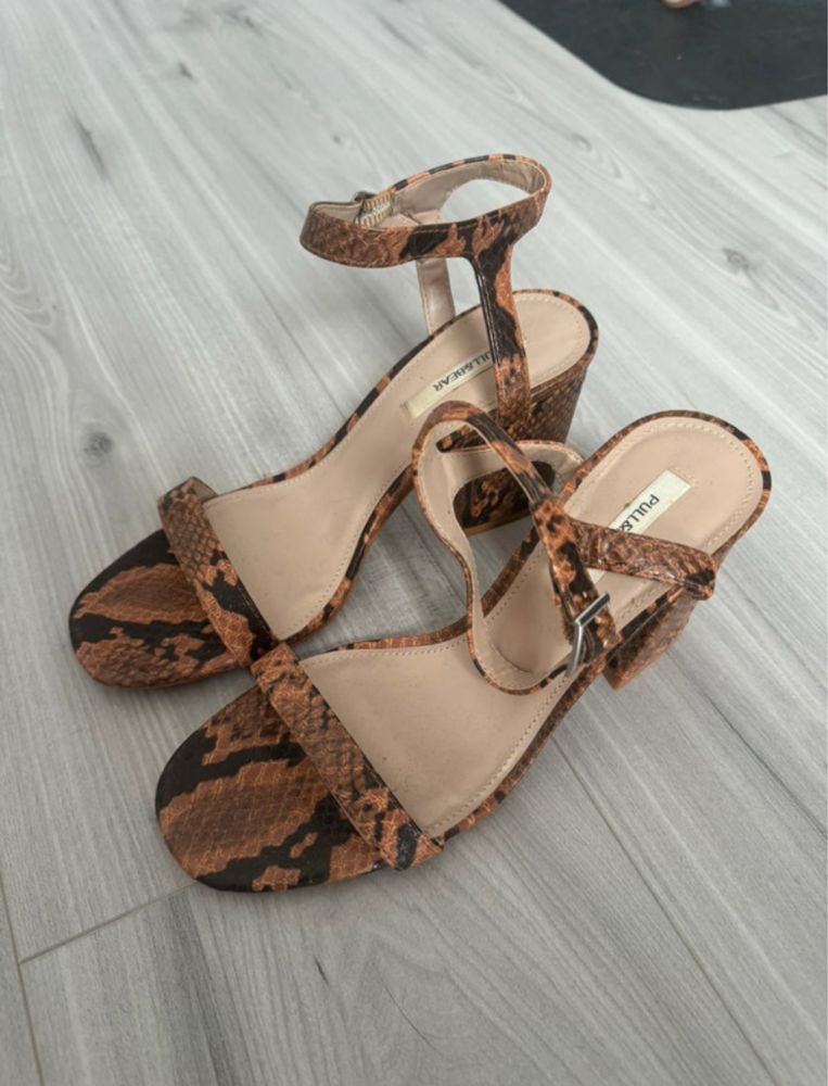 Buty obcas sandałki słupek modne panterka
