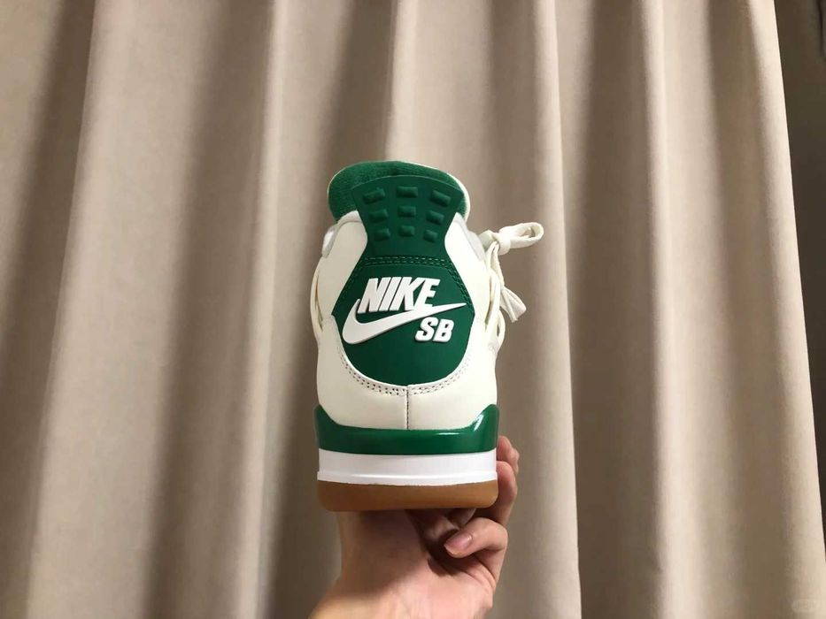 Buty meskie Mokasyny Nike_Jordan_4_Retro_SB_Pine_Green R.45