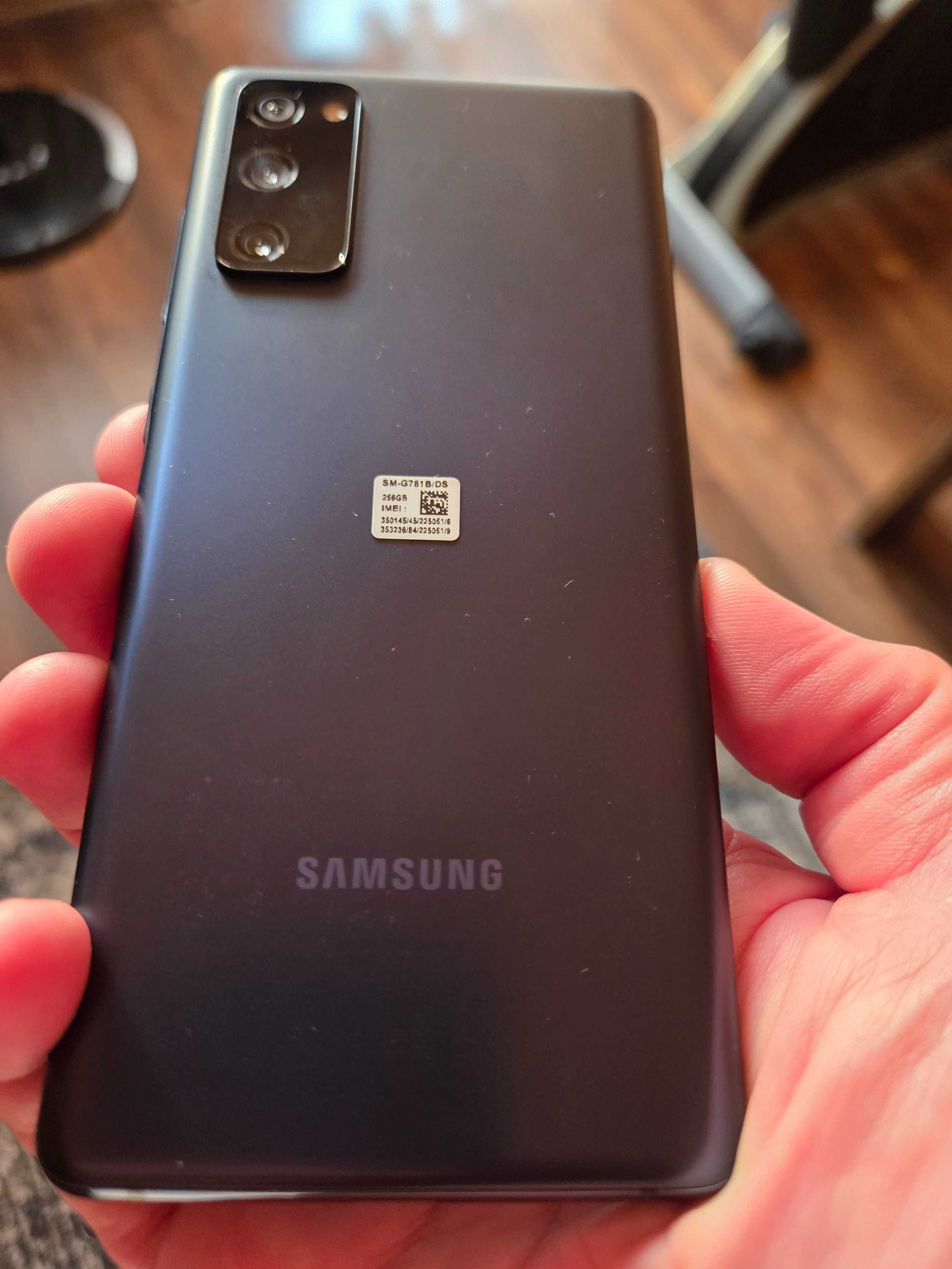 Samsung Galaxy S20 FE 5G 8/256GB Dual Sim + oryginalne etui