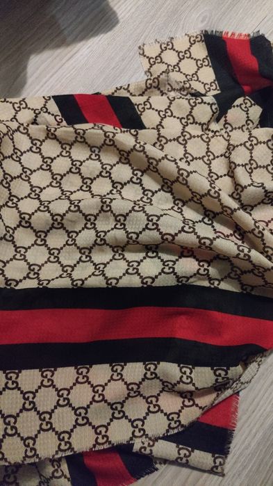 Chusta szal logo G G