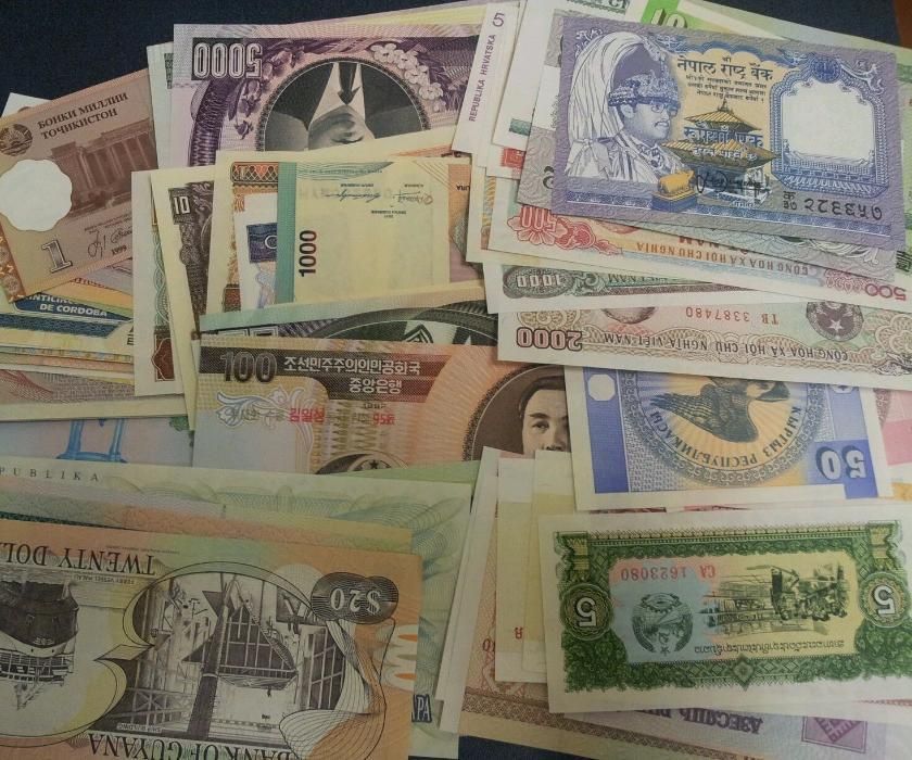 Lote 100 Notas 50 Países UNC não circuladas raras