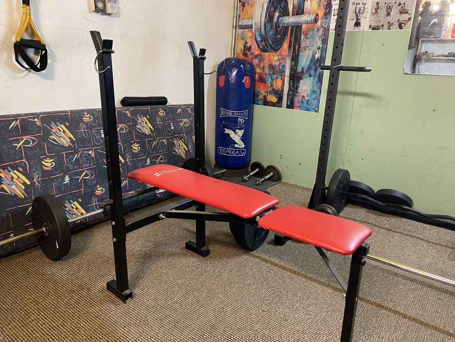 Ławeczka do wyciskania ze stojakami ławka regulowana