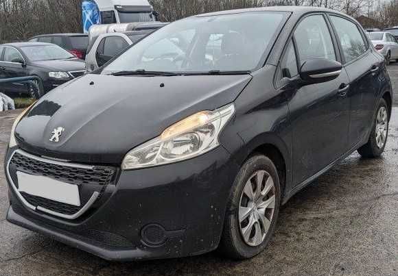 Peugeot 208 1.4 HDI Ano: 2012 para peças