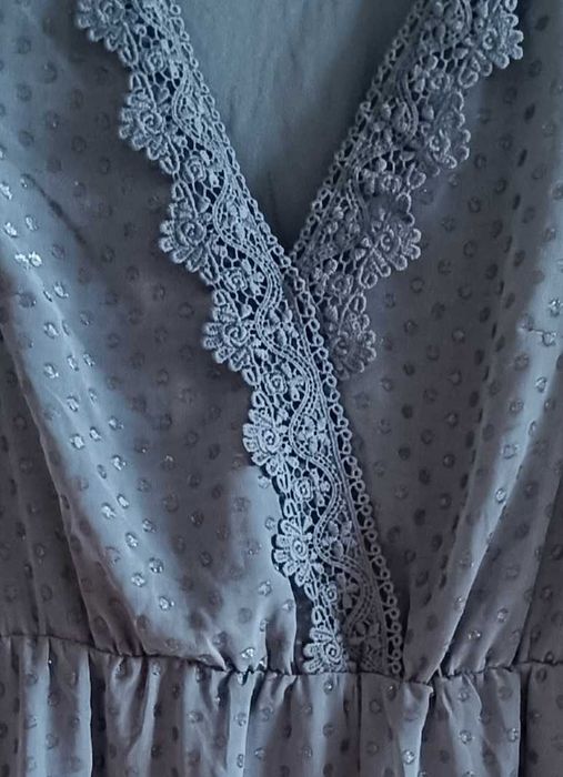 Zwiewna sukienka na różne okazje