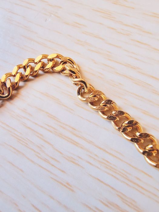 Pulseira Dourada com Pingente Coração