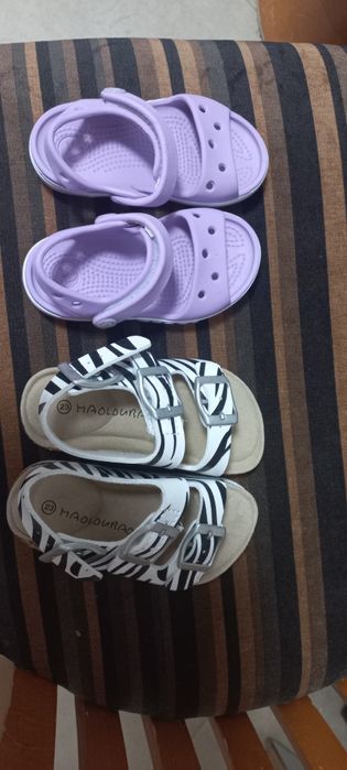 Сандалии для девочки Crocs  23 р