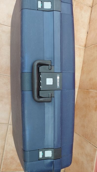 Mala de viagem DELSEY com codigo- excelente oportunidade