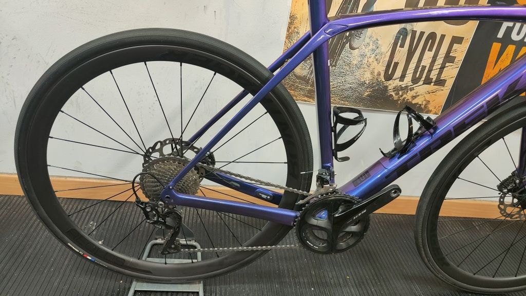 Trek Domane Rodas de carbono