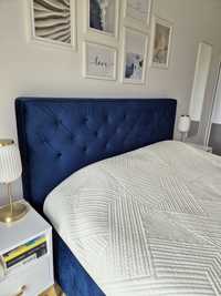 Granatowe łóżko tapicerowane 160