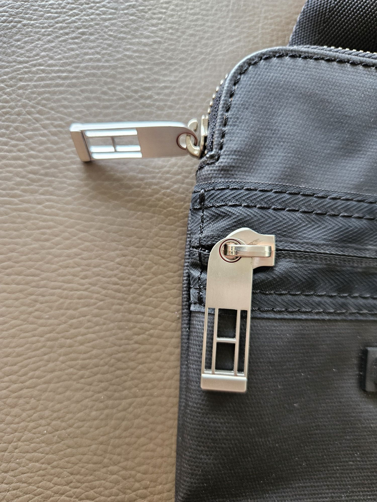 TOMMY HILFIGER saszetka listonoszka torba na ramie NOWA