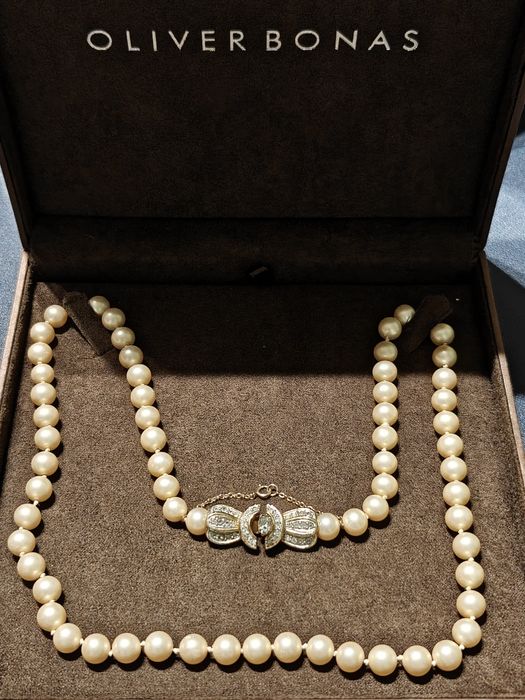 Stary naszyjnik z pereł z bardzo pięknym złotym zapięciem Vintage