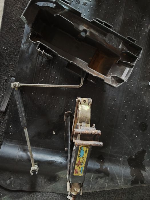 Lewarek podnośnik honda Civic Audi a3 golf seat passat peugeot