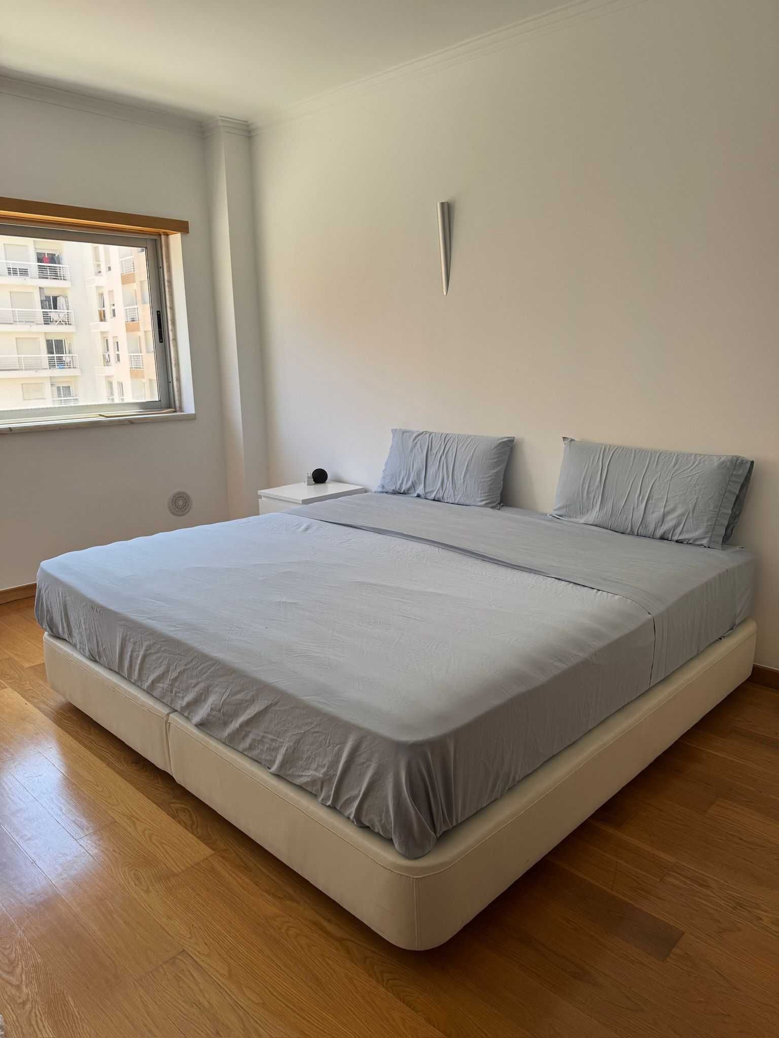 Cama King Size + Colchão