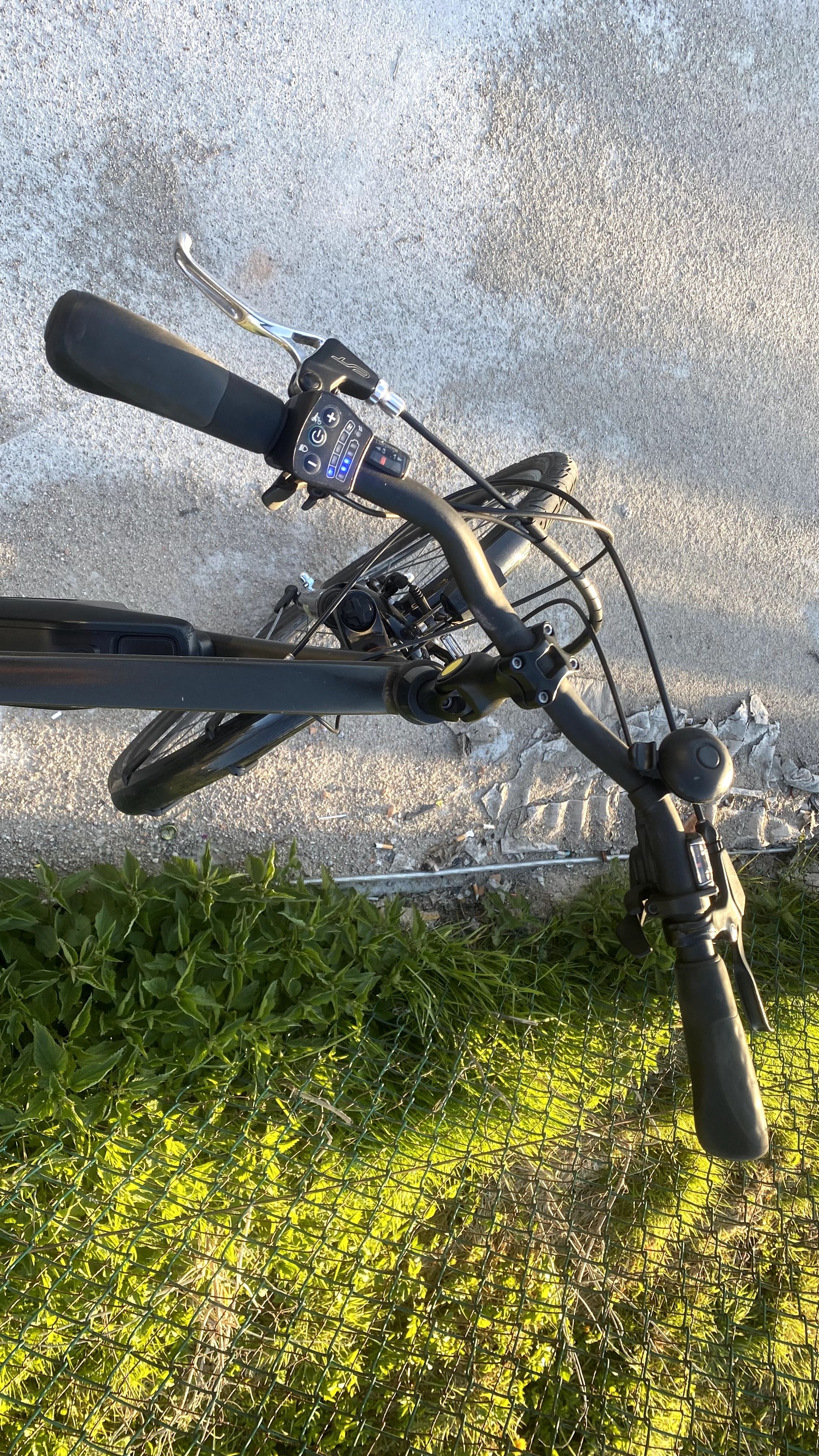 ROWER ELEKTRYCZNY trekingowy MĘSKI 28 treking WSPOMAGANIEM ramą 50