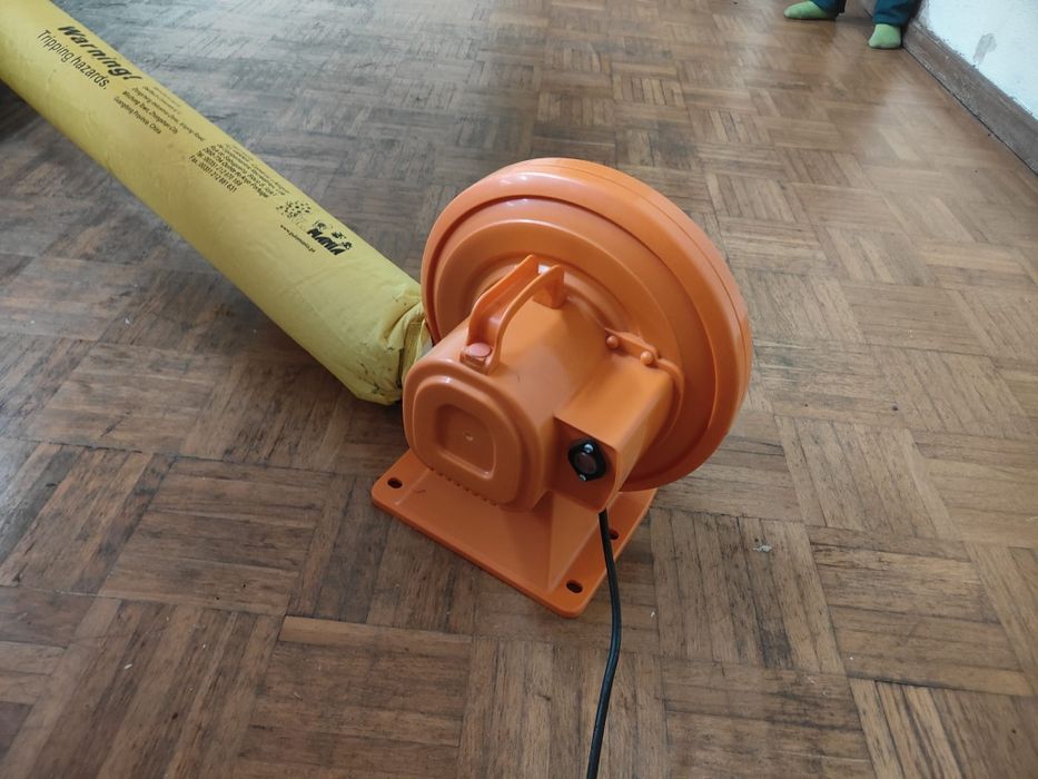 Insuflável com motor