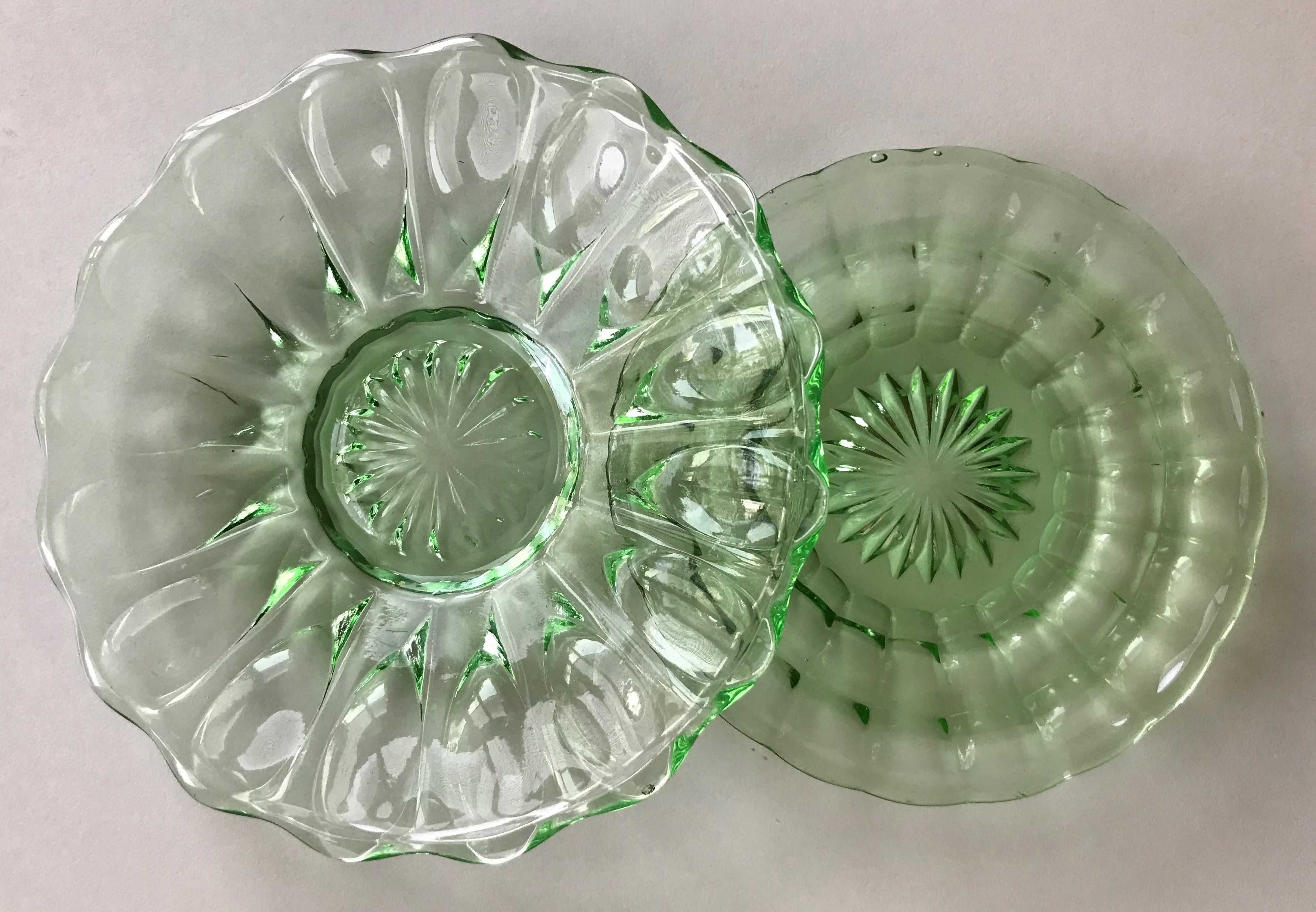 Conj. dois pratinhos em vidro verde prensado Marinha Grande Séc XIX/XX