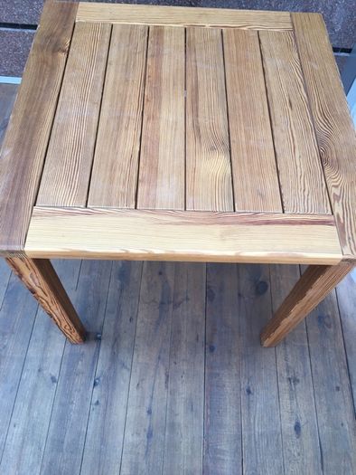 Продается стол деревянный