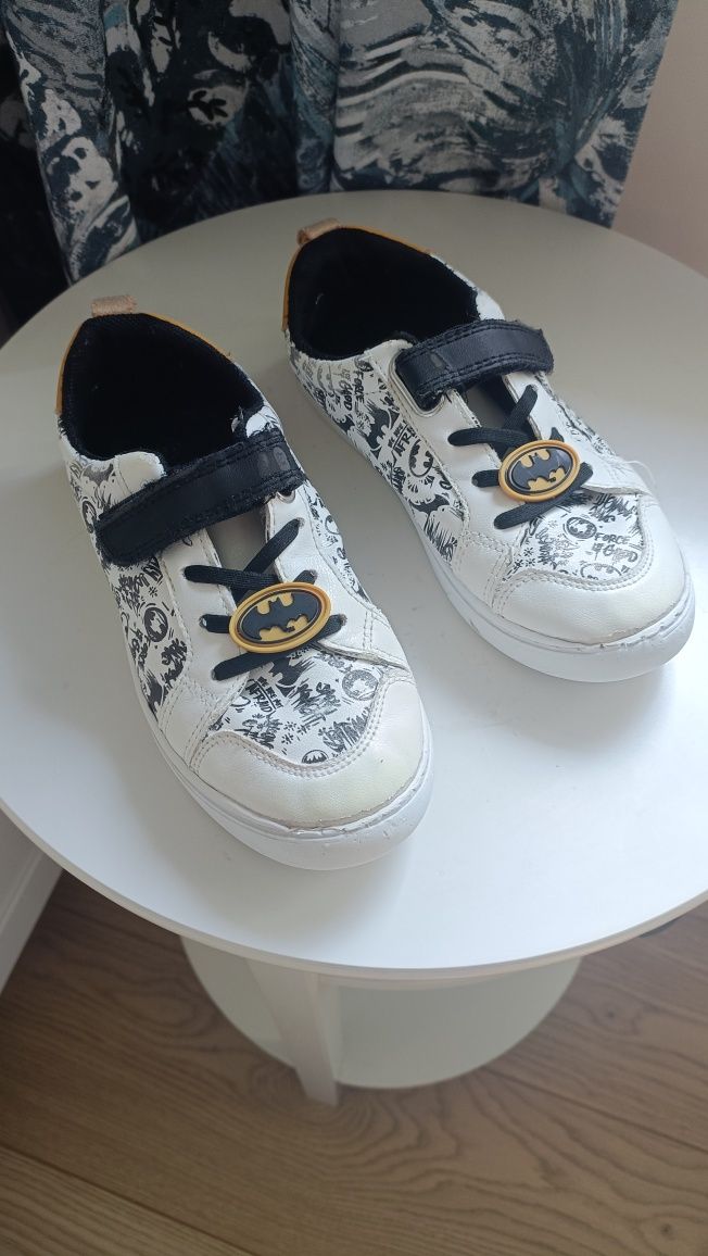 Buty dla chłopca rozmiar 31 batman