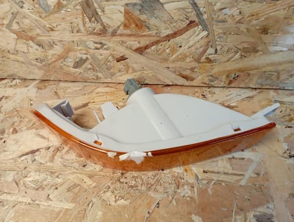 Pisca frente esquerdo TOYOTA Corolla Sedan (_E10_)