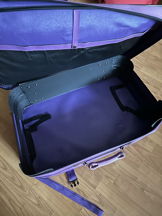 Чемодан оригинальный