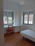 Quarto rapaz estudante