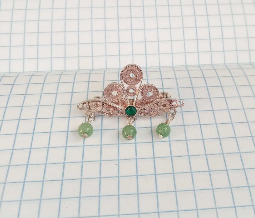 Брошка вінтажна, срібло, скань, 800 проба. Натуральні камні нефрит