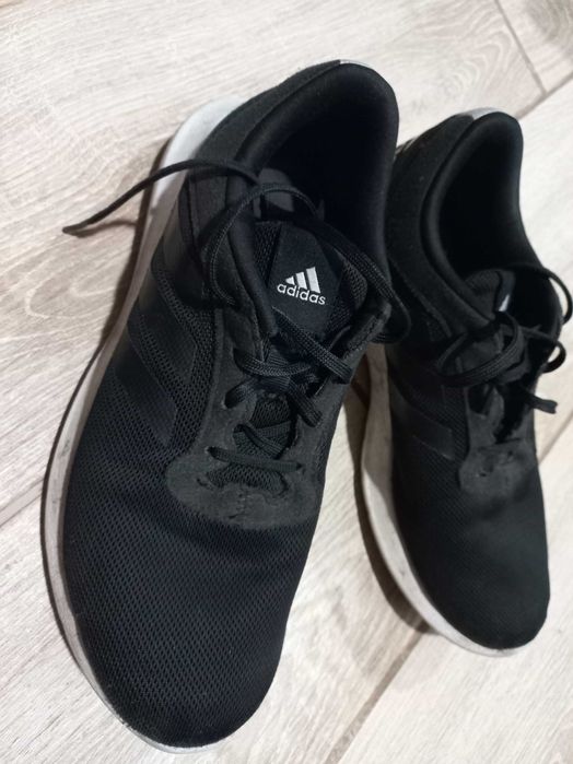 Продам кросівки adidas