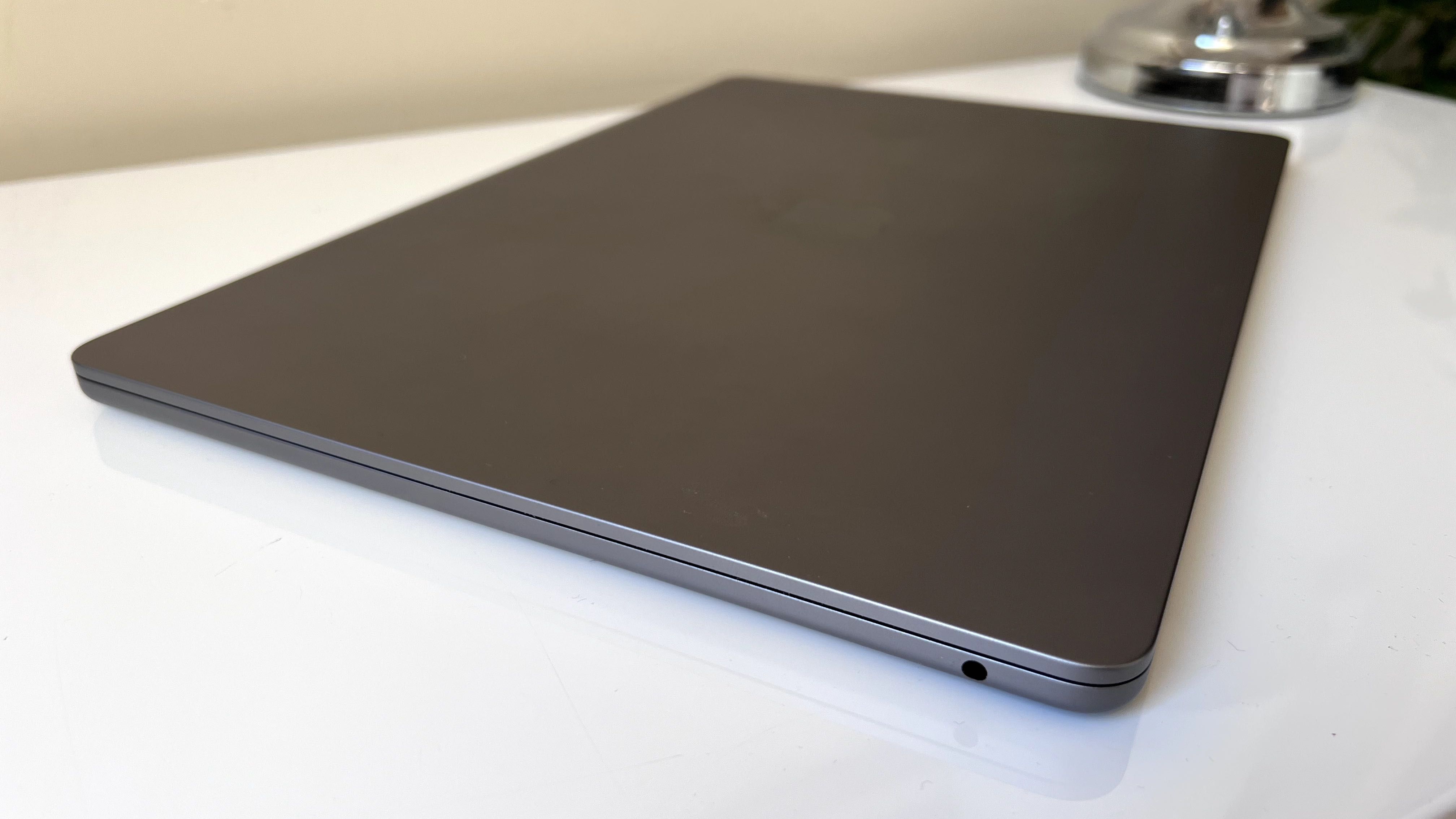 MacBook AIR 15"  M2 / 8GB/ 256 GB/ BATERIA 100%/ Jak Nowy ! Gwarancja
