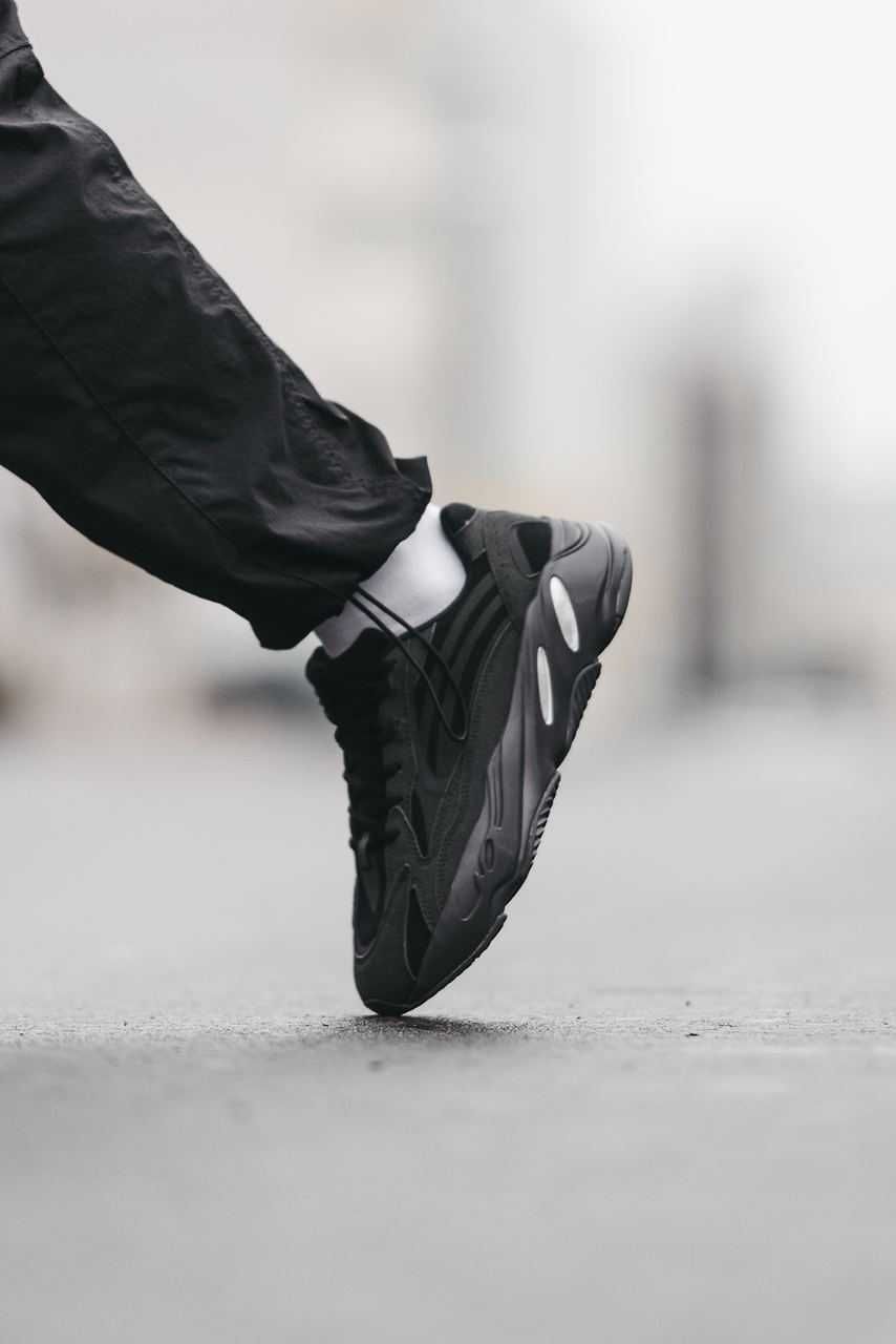 Мужские кроссовки Adidas Yeezy Boost 700 v2 Black 40-45 Хит Осени! Топ