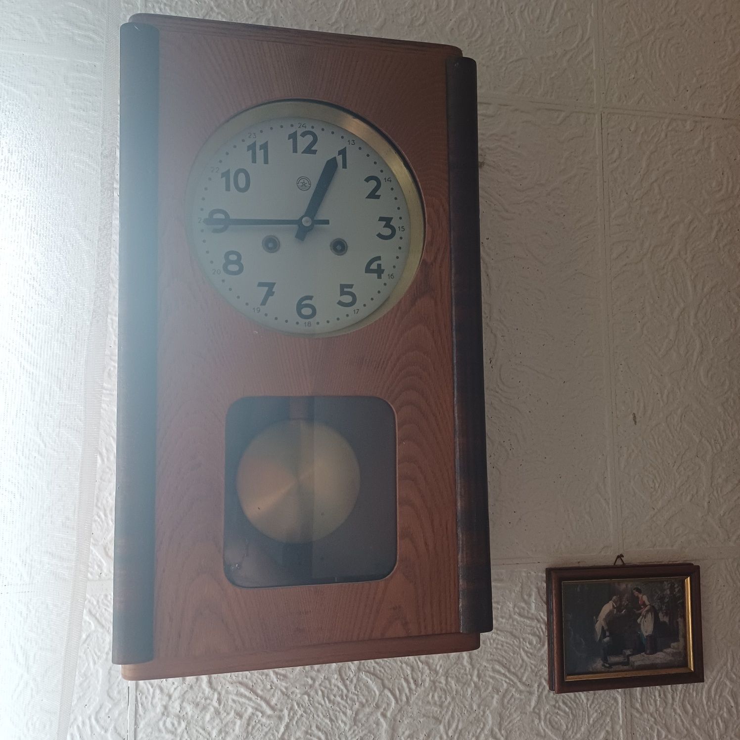 Zegar ścienny nakręcany