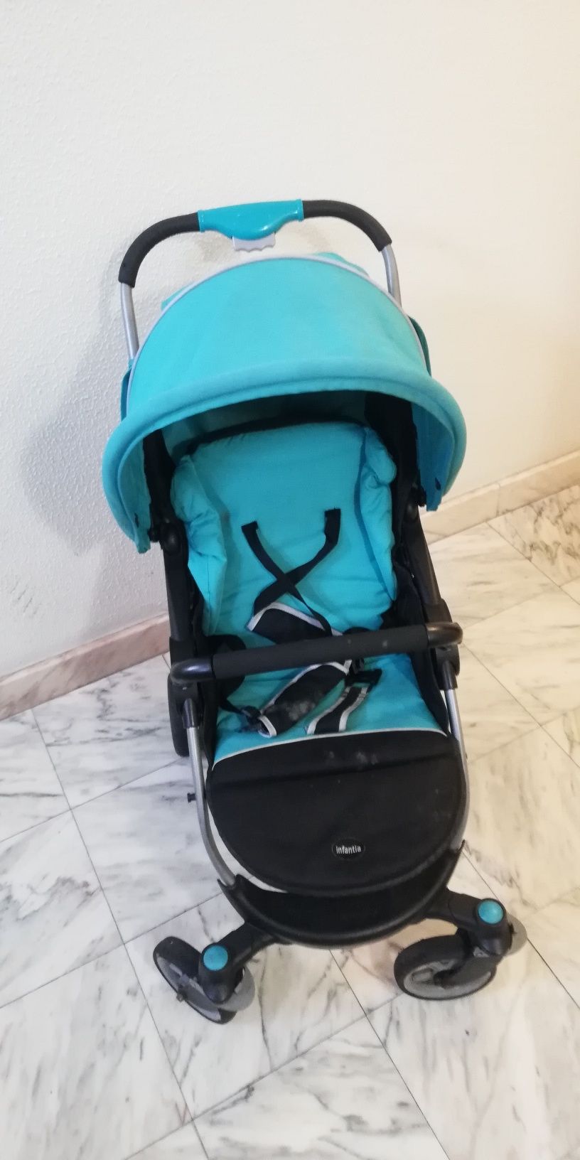 Vendo Carrinho de passeio para bebé criança