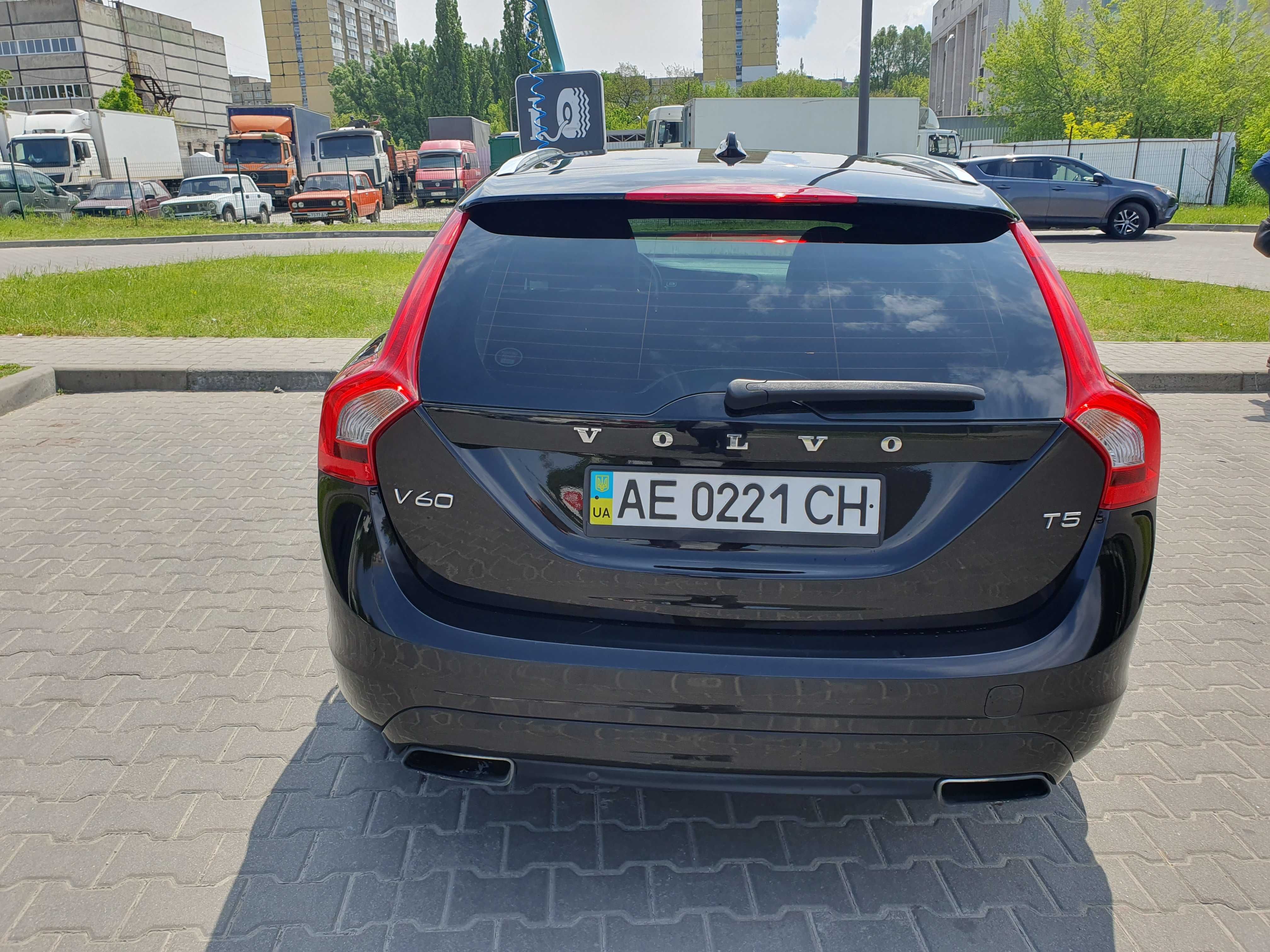 Volvo V60 T5 2015