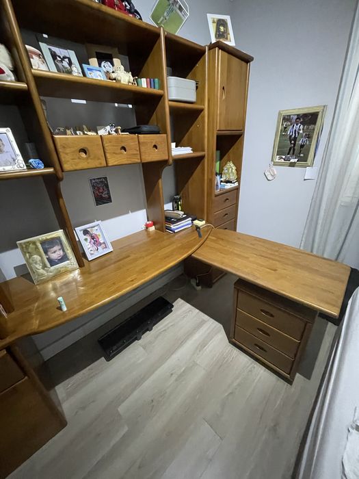 Movél c/roupeiro e secretária + Cama solteiro dupla