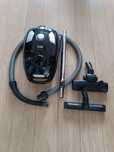 * Odkurzacz AEG VX4