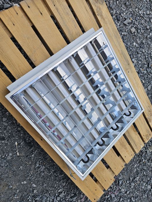 Lampa kasetonowa używana Gratis świetlówki oprawa rastrowa