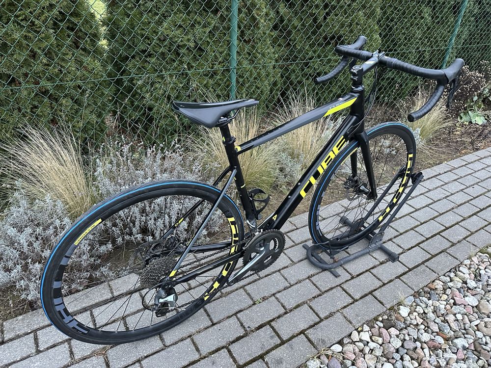 Sprzedam rower szosowy Cube