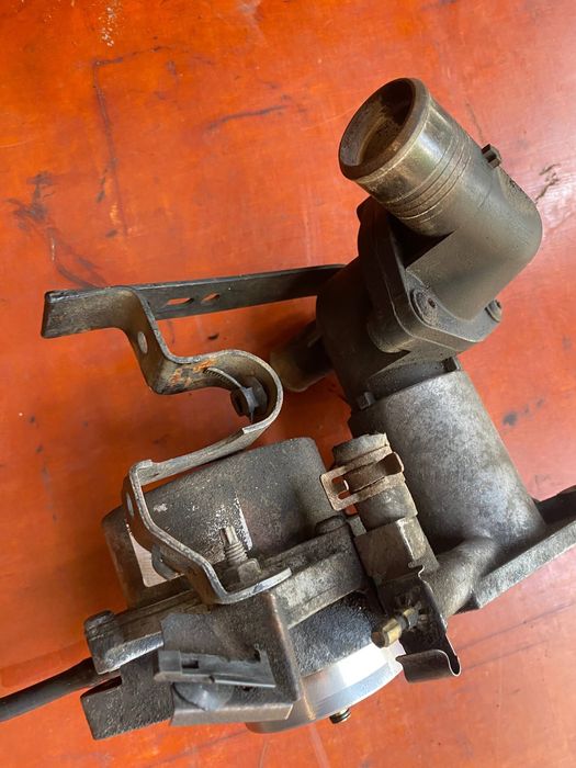 Вакуумный насос 2.0 Ford TRANSIT 2.0 TDI 2000-2006 год дизельный